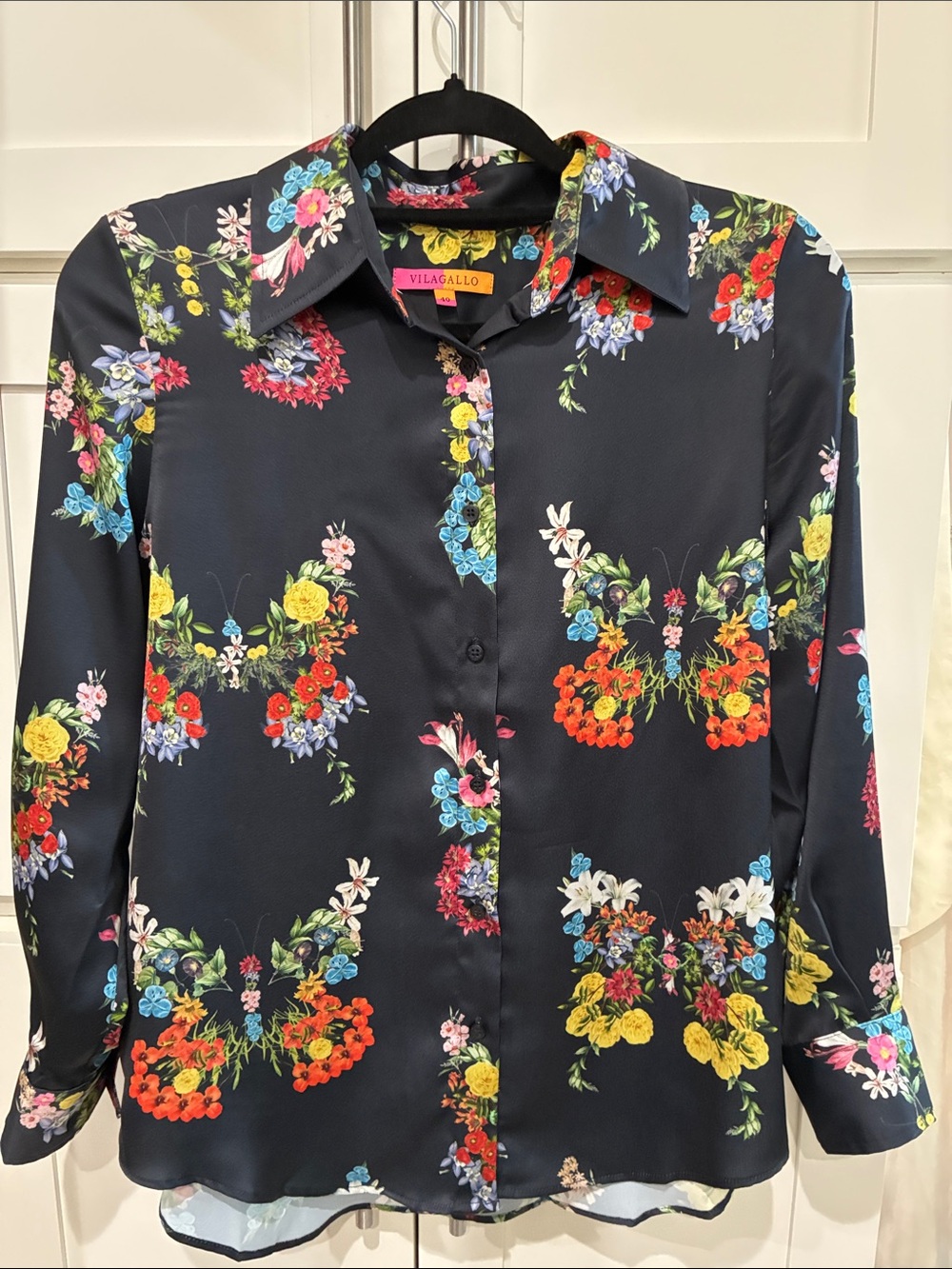 Vilagallo Black Floral Button-Down Blouse